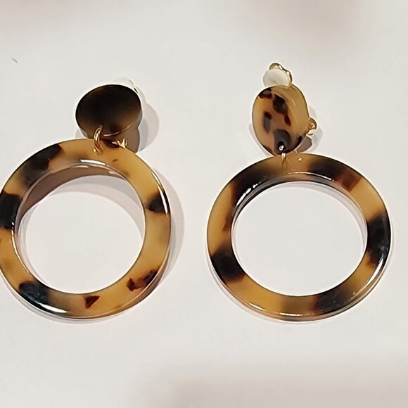 Bundle of Clip on Earrings NWOT 7 pair Bundle - Picture 3 of 11